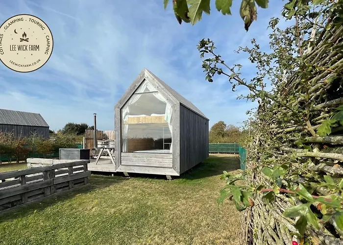 Lushna 2 Petite At Lee Wick Farm Cottages & Glamping