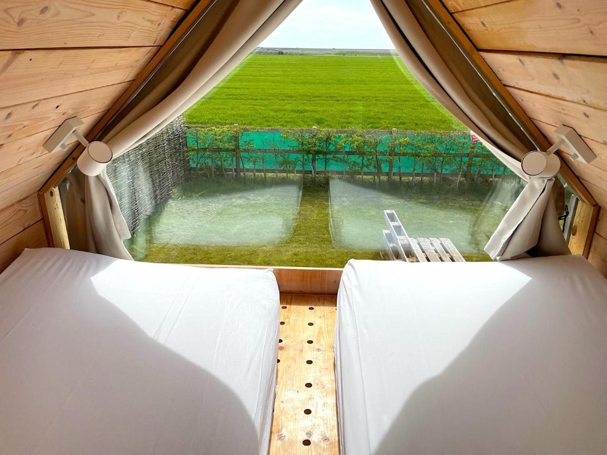 Lushna 2 Petite At Lee Wick Farm & Glamping *