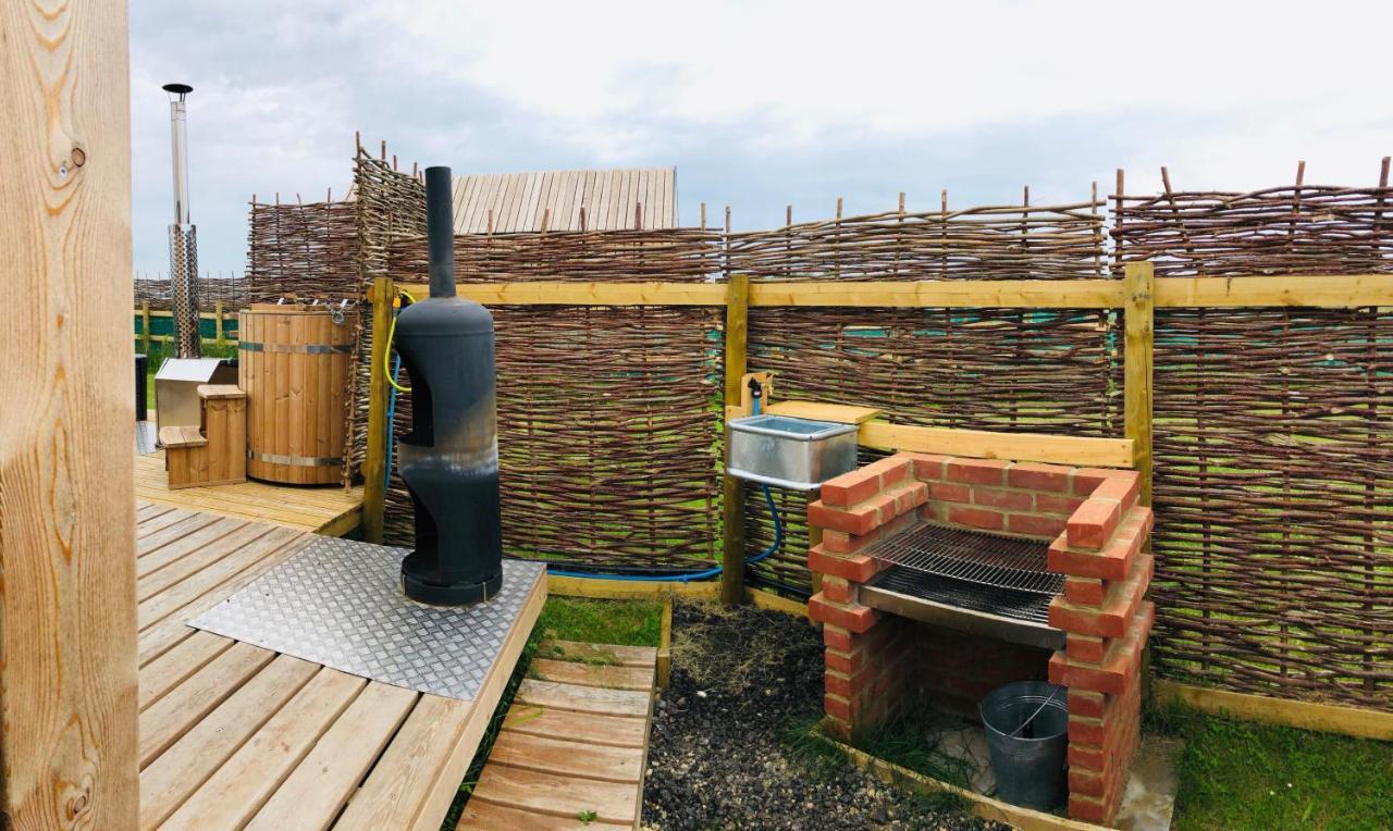Lushna 2 Petite At Lee Wick Farm & Glamping Clacton-on-Sea